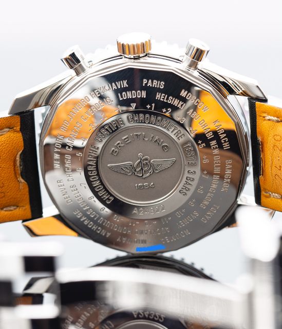 Breitling Navitimer World K24322 Image 4